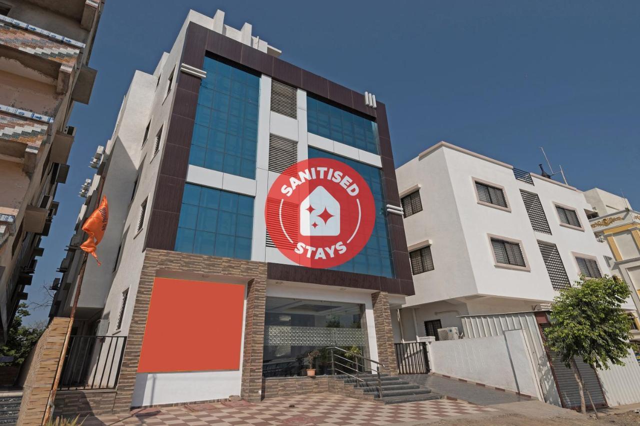 Oyo Flagship 19196 Shree Sai Niladri Residency شيردي المظهر الخارجي الصورة