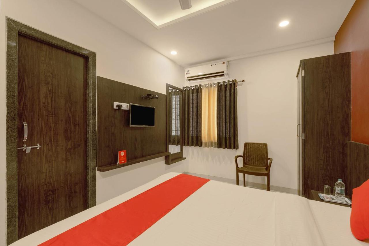 Oyo Flagship 19196 Shree Sai Niladri Residency شيردي المظهر الخارجي الصورة